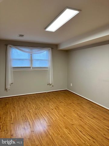 8140 DRAYTON LN, Springfield, VA 22151