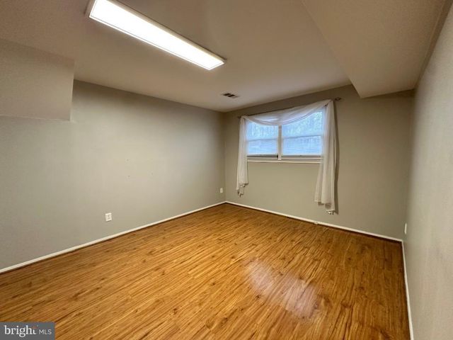 8140 DRAYTON LN, Springfield, VA 22151