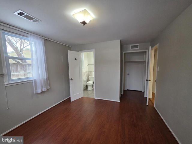 8140 DRAYTON LN, Springfield, VA 22151