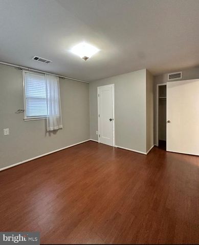 8140 DRAYTON LN, Springfield, VA 22151