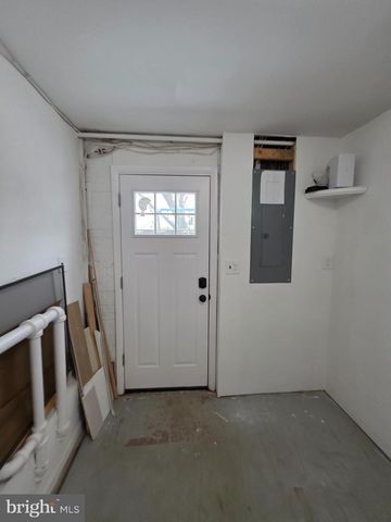 8140 DRAYTON LN, Springfield, VA 22151