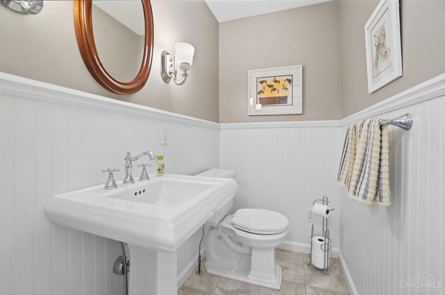 3200 Grischy Lane, Cincinnati, OH 45208