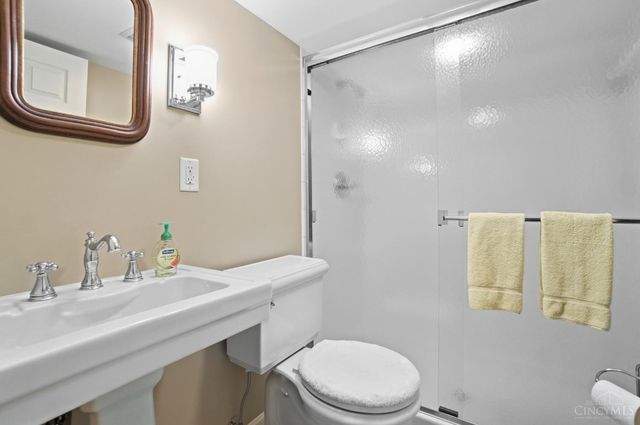 3200 Grischy Lane, Cincinnati, OH 45208