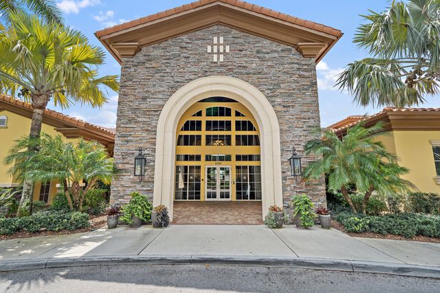623 Castle Drive, Palm Beach Gardens, FL 33410