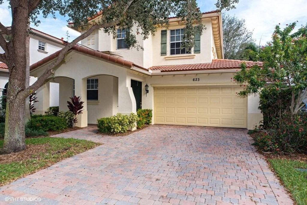 623 Castle Drive, Palm Beach Gardens, FL 33410