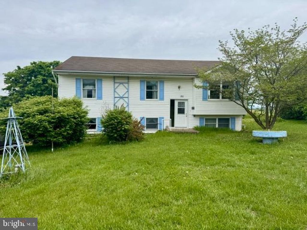 186 LONGABACH DR, Elizabethville, PA 17023