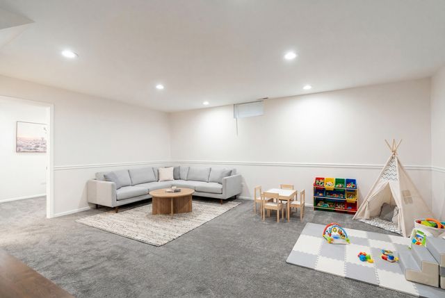 2839 N WOLCOTT Avenue, Chicago, IL 60657