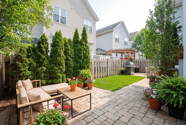 2839 N WOLCOTT Avenue, Chicago, IL 60657