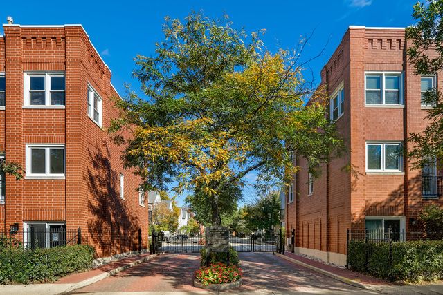 2839 N WOLCOTT Avenue, Chicago, IL 60657