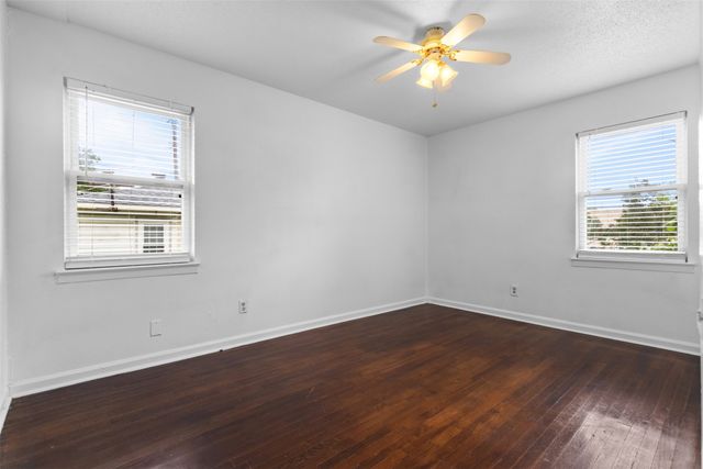 323 Hillcrest Avenue, Richardson, TX 75081