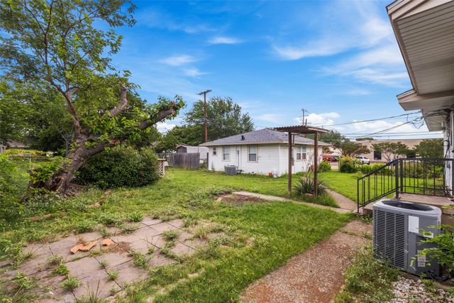 323 Hillcrest Avenue, Richardson, TX 75081