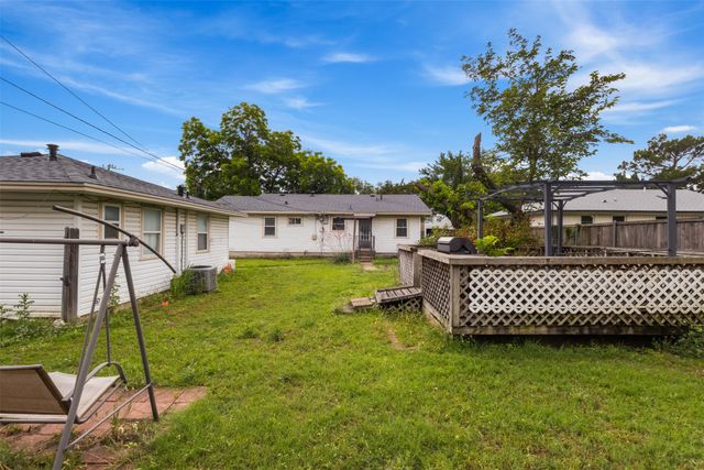 323 Hillcrest Avenue, Richardson, TX 75081