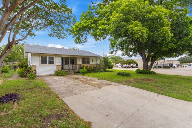 323 Hillcrest Avenue, Richardson, TX 75081