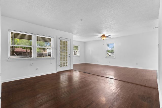 323 Hillcrest Avenue, Richardson, TX 75081