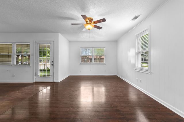323 Hillcrest Avenue, Richardson, TX 75081