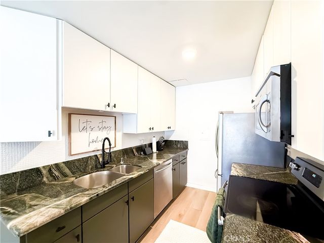 5460 White Oak C338, Encino, CA 91316