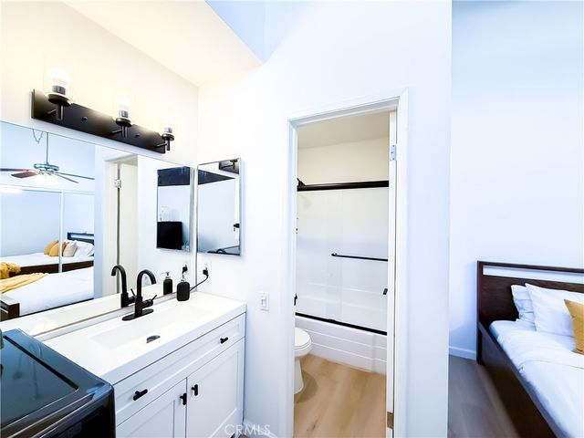 5460 White Oak C338, Encino, CA 91316