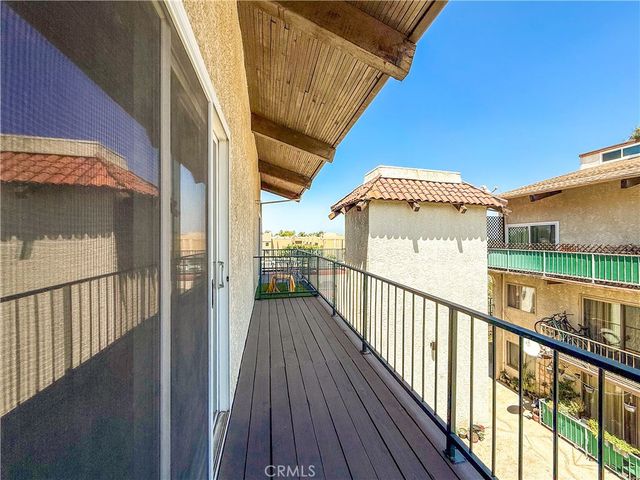 5460 White Oak C338, Encino, CA 91316