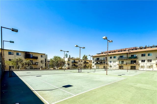 5460 White Oak C338, Encino, CA 91316