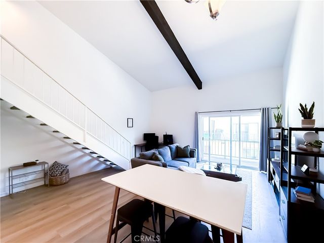 5460 White Oak C338, Encino, CA 91316