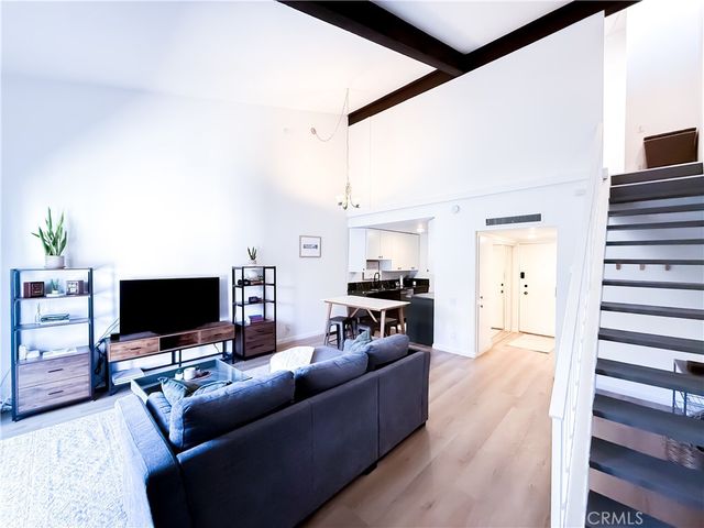 5460 White Oak C338, Encino, CA 91316