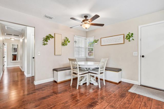 1524 Crestmont Ave, Roseville, CA 95661
