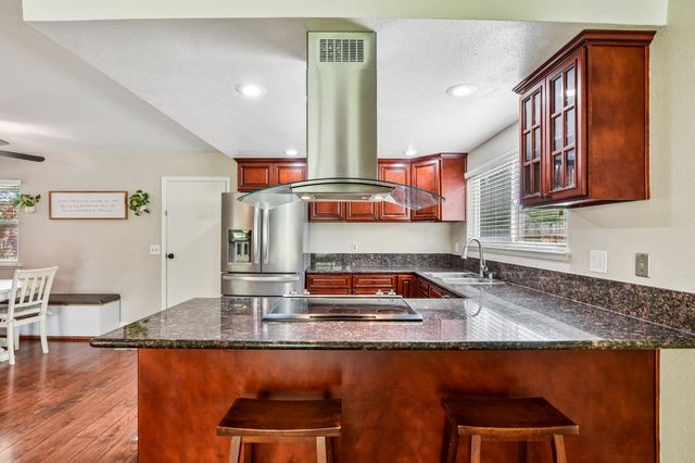 1524 Crestmont Ave, Roseville, CA 95661