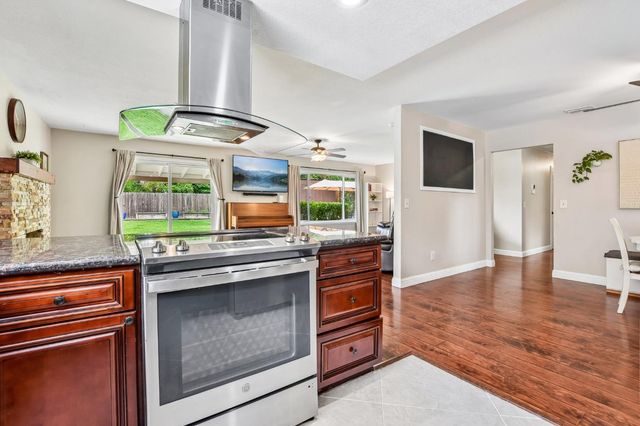 1524 Crestmont Ave, Roseville, CA 95661