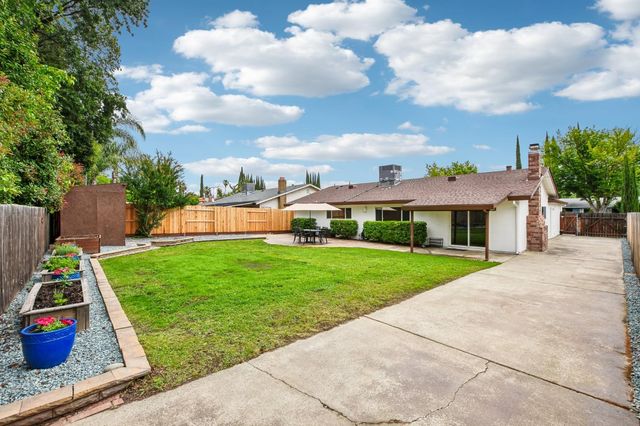 1524 Crestmont Ave, Roseville, CA 95661