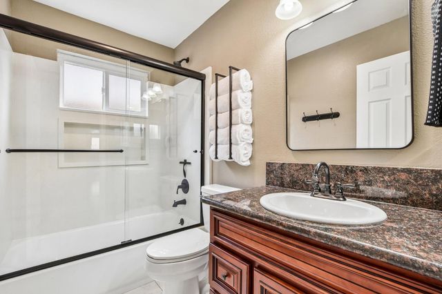 1524 Crestmont Ave, Roseville, CA 95661