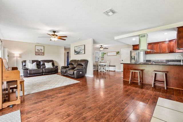 1524 Crestmont Ave, Roseville, CA 95661