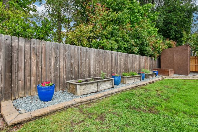 1524 Crestmont Ave, Roseville, CA 95661