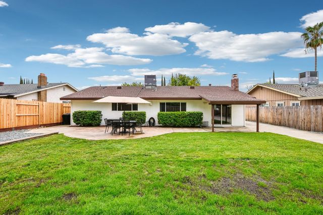 1524 Crestmont Ave, Roseville, CA 95661