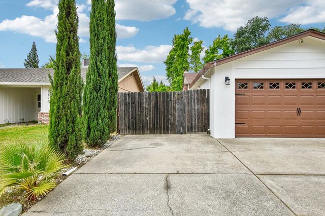 1524 Crestmont Ave, Roseville, CA 95661