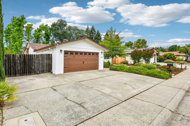 1524 Crestmont Ave, Roseville, CA 95661