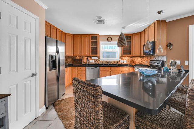 114 Four Master Road, Freeport, TX 77541