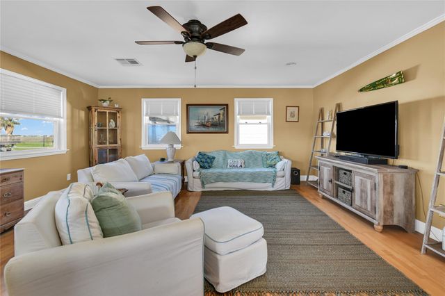 114 Four Master Road, Freeport, TX 77541