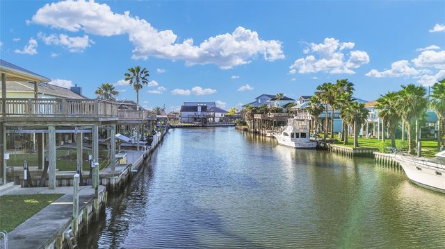 114 Four Master Road, Freeport, TX 77541