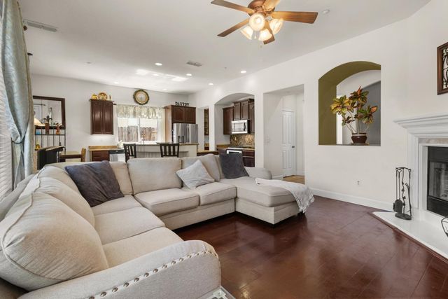 405 Woodhaven Pl, West Sacramento, CA 95605