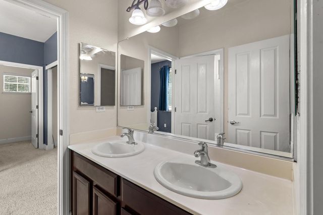 405 Woodhaven Pl, West Sacramento, CA 95605