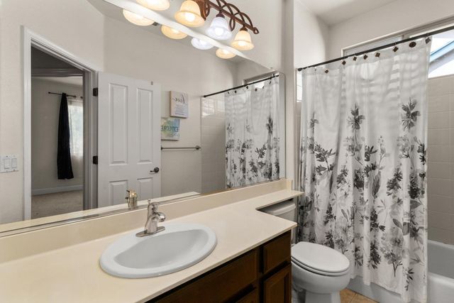 405 Woodhaven Pl, West Sacramento, CA 95605