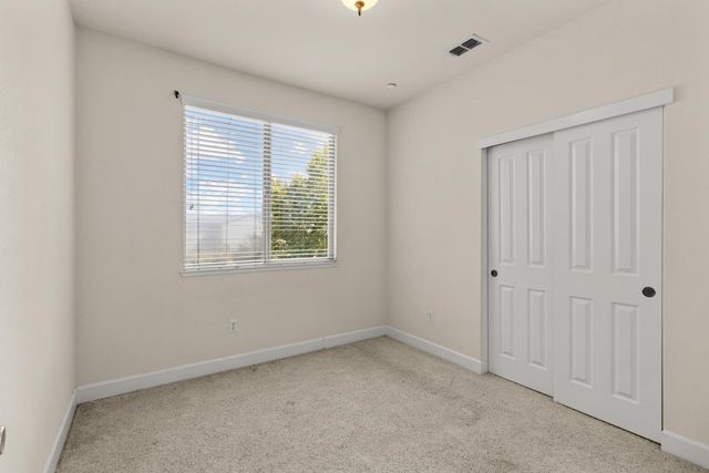 405 Woodhaven Pl, West Sacramento, CA 95605