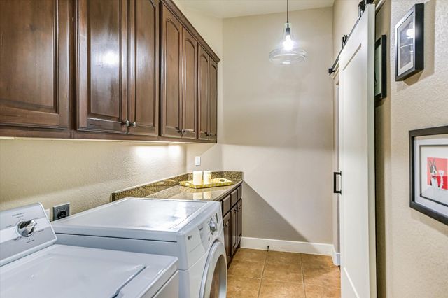 1036 Liberty Park DR 15, Austin, TX 78746