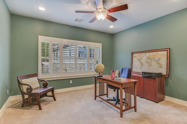 1036 Liberty Park DR 15, Austin, TX 78746