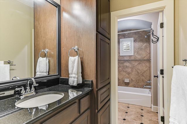 1036 Liberty Park DR 15, Austin, TX 78746