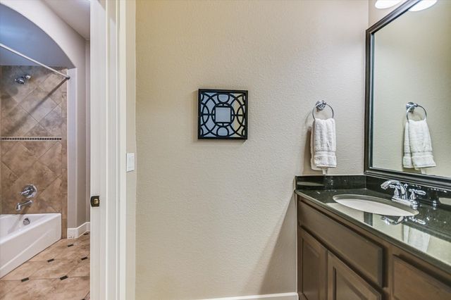 1036 Liberty Park DR 15, Austin, TX 78746