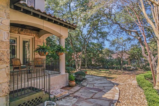 1036 Liberty Park DR 15, Austin, TX 78746