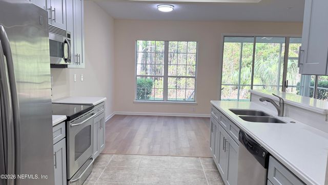 4047 LIONHEART Drive, Jacksonville, FL 32216