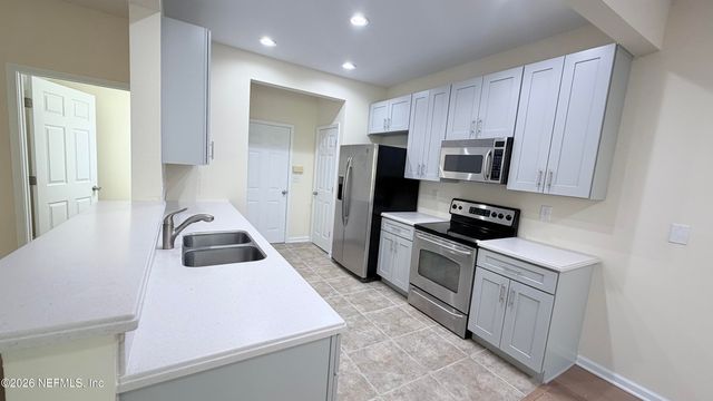 4047 LIONHEART Drive, Jacksonville, FL 32216