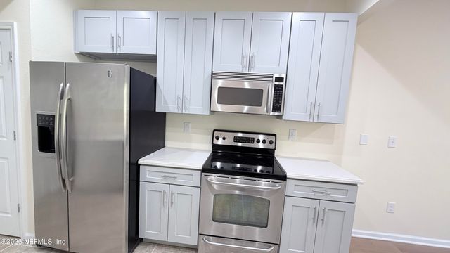 4047 LIONHEART Drive, Jacksonville, FL 32216